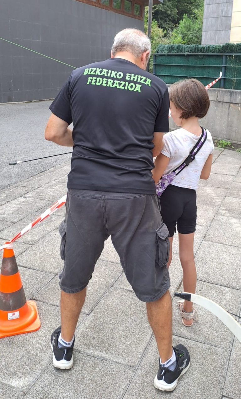 La Federacion Bizkaina De Caza Participa En Una Jornada Festivas En Zeanuri